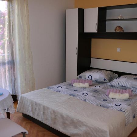 Apartments Milatic Jelsa  Dış mekan fotoğraf
