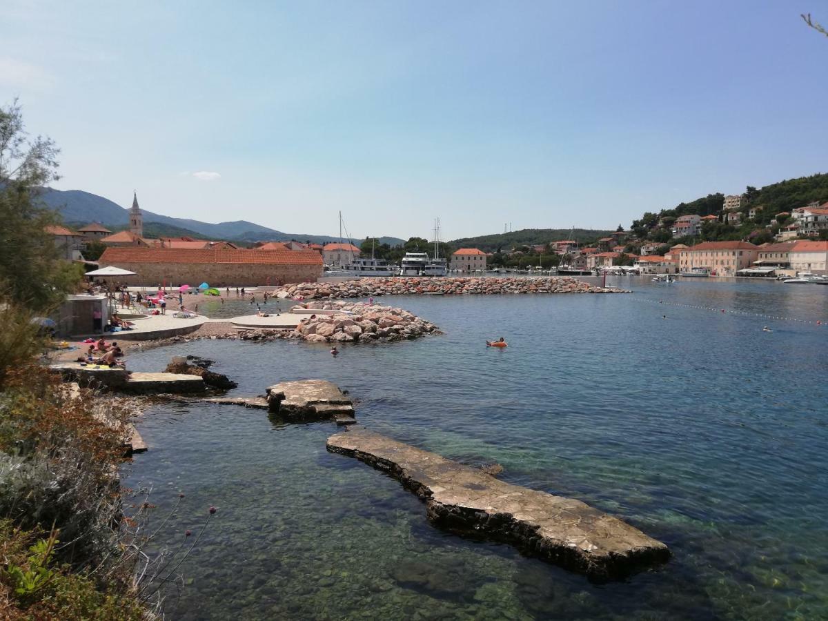 Apartments Milatic Jelsa  Dış mekan fotoğraf